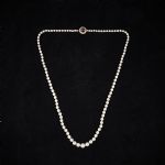 473256 Pearl necklace